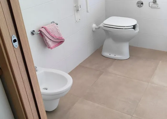 农家乐 阿格瑞斯莫提酒店 *